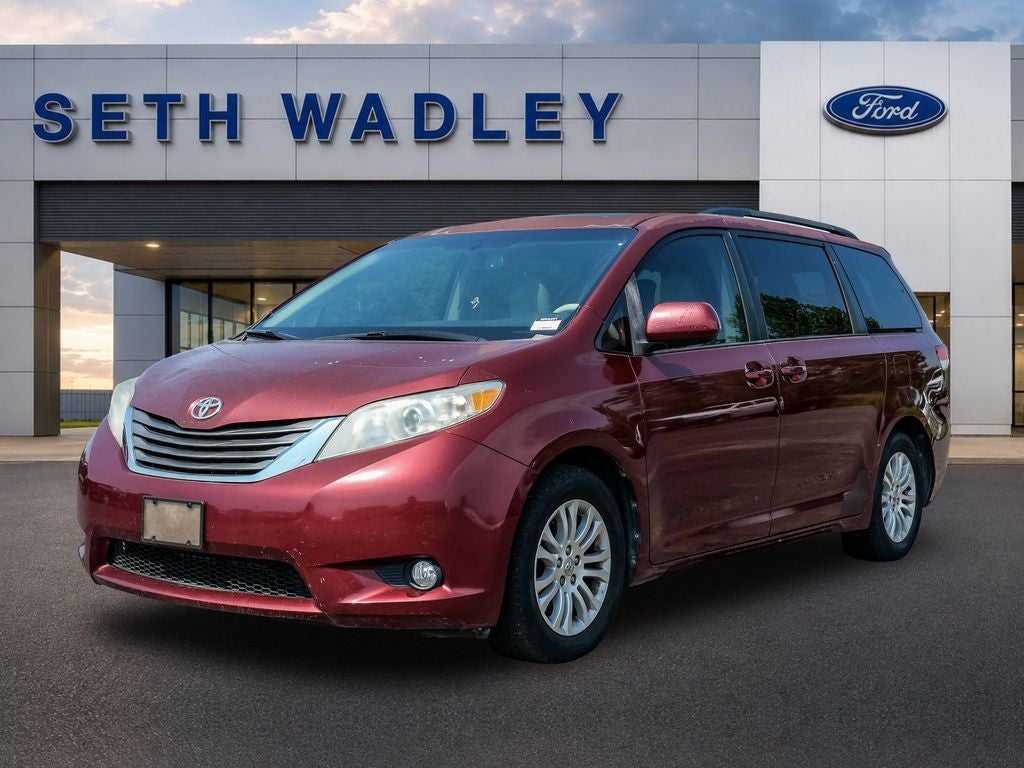 2012 Toyota Sienna XLE 8 Passenger