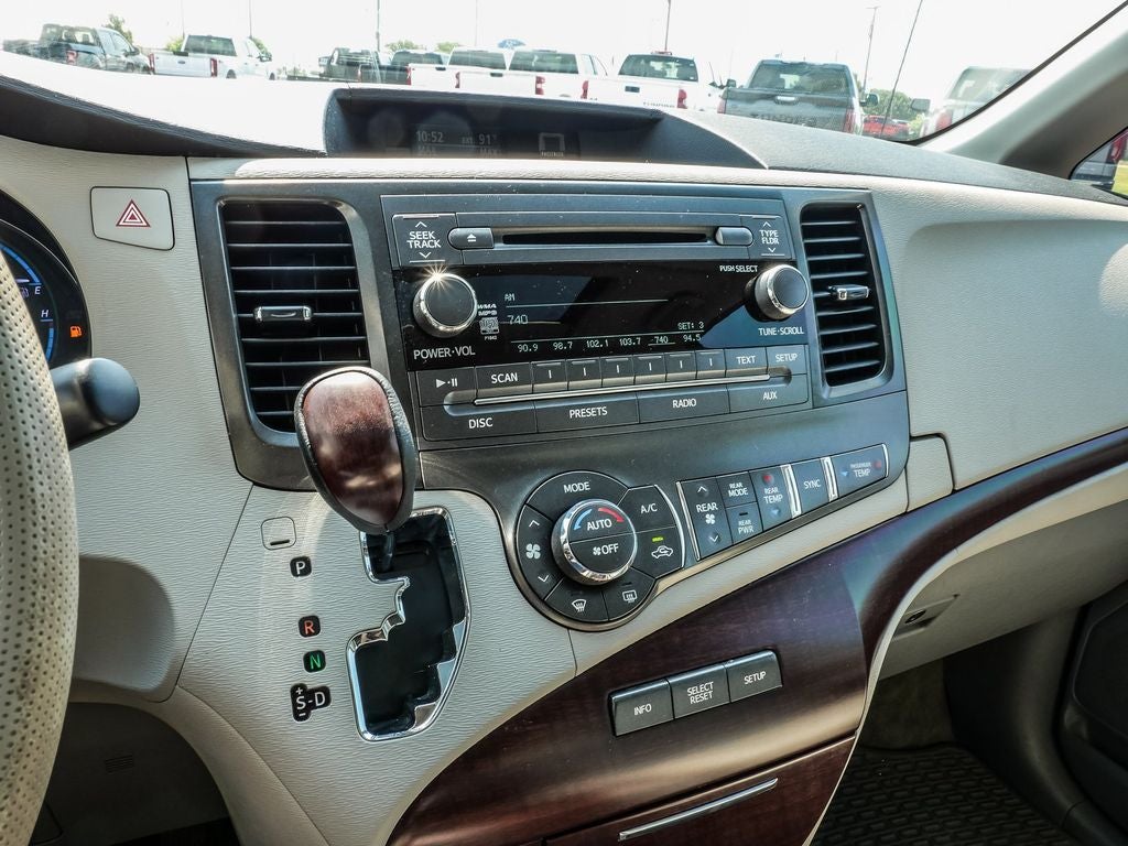2012 Toyota Sienna XLE 8 Passenger