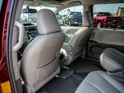 2012 Toyota Sienna XLE 8 Passenger