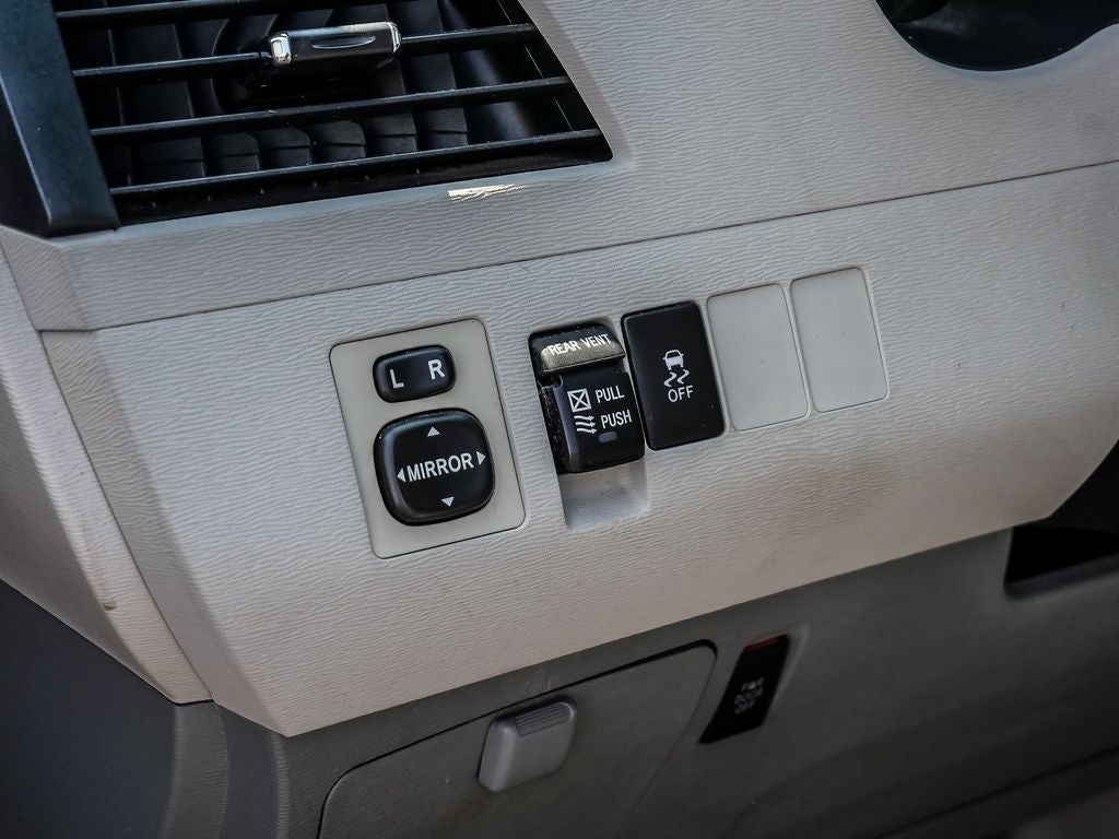 2012 Toyota Sienna XLE 8 Passenger