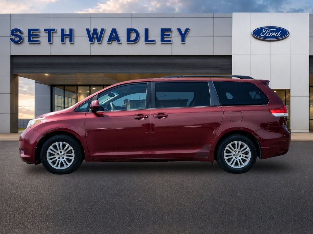2012 Toyota Sienna XLE 8 Passenger
