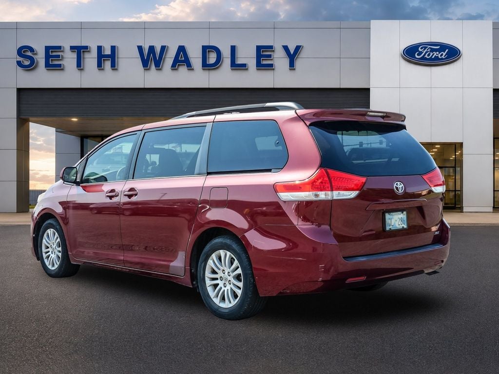 2012 Toyota Sienna XLE 8 Passenger