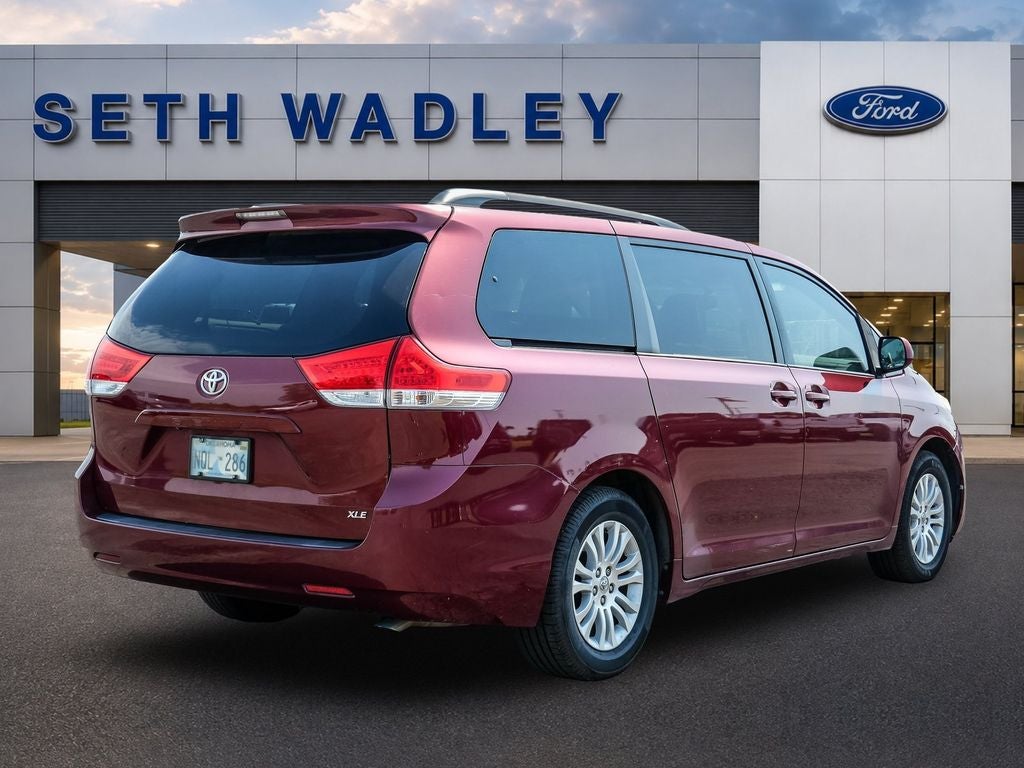 2012 Toyota Sienna XLE 8 Passenger