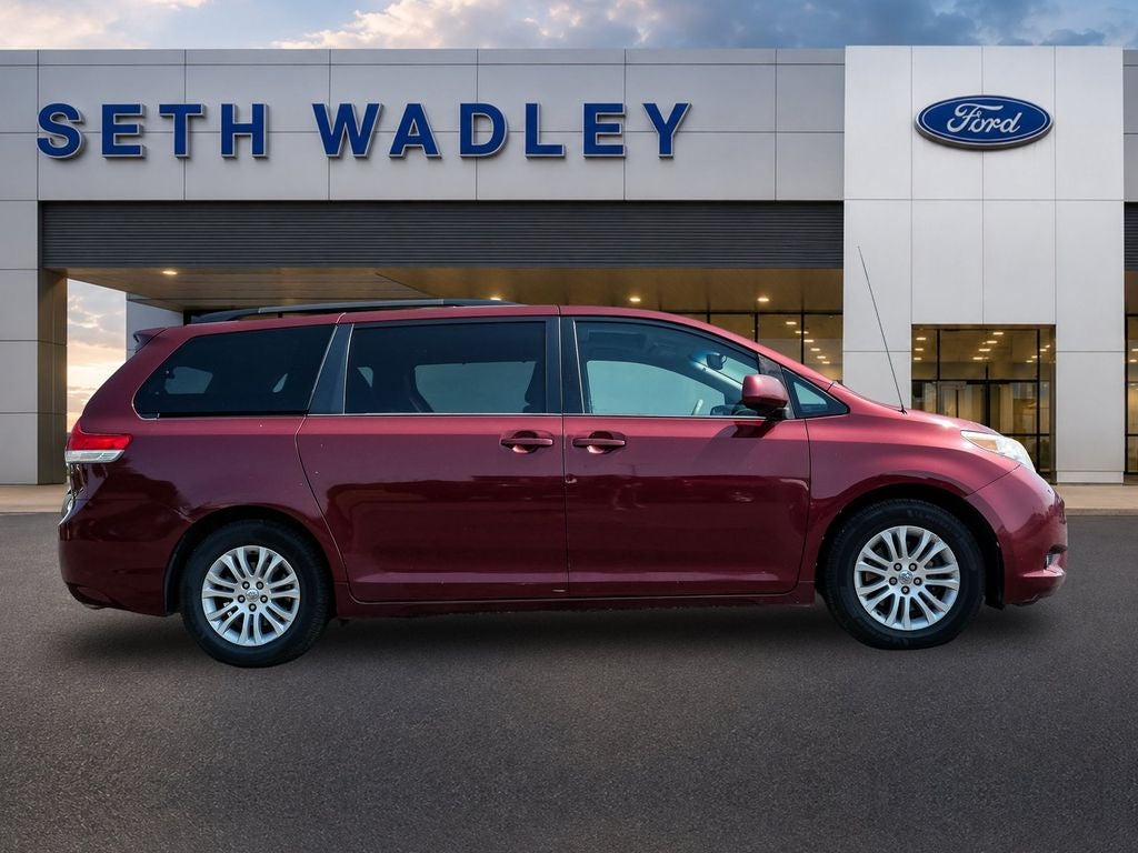 2012 Toyota Sienna XLE 8 Passenger