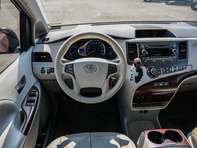 2012 Toyota Sienna XLE 8 Passenger