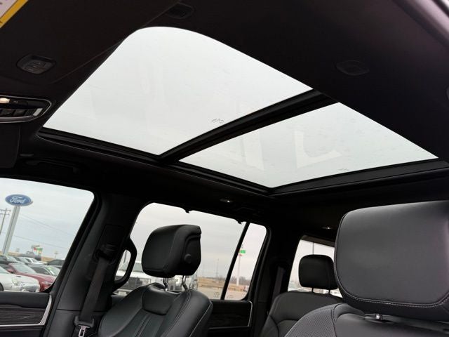 2022 Jeep Wagoneer Series III Premium Group | 7 passenger