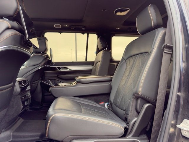 2022 Jeep Grand Wagoneer Series III