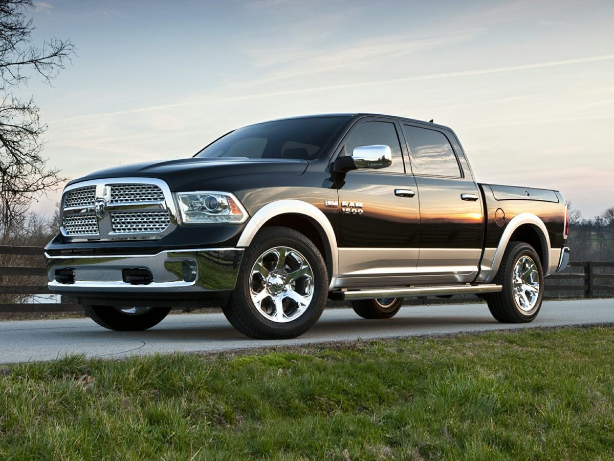 2018 RAM 1500 Express 4WD | 5.7L HEMI V8