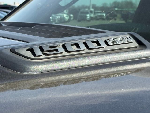 2019 RAM 1500 Laramie 4WD | Black Appearance Pkg