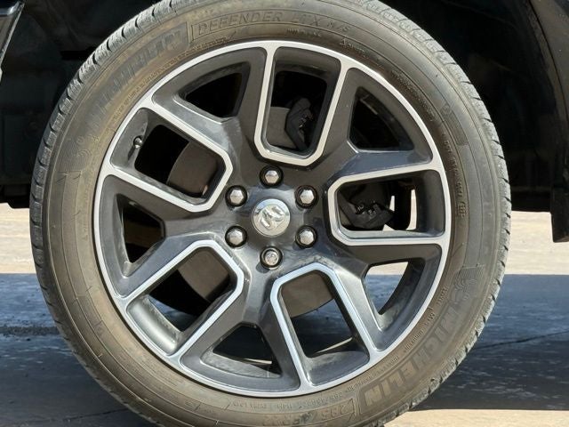 2019 RAM 1500 Laramie 4WD | Black Appearance Pkg