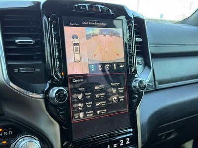 2019 RAM 1500 Laramie 4WD | Black Appearance Pkg