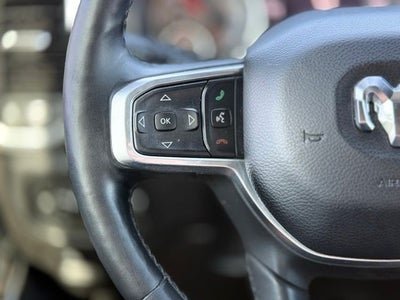 2019 RAM 1500 Laramie 4WD | Black Appearance Pkg