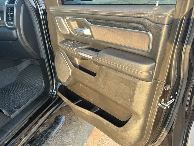 2024 RAM 1500 Laramie 4WD | Night Edition | 5.7L HEMI V8