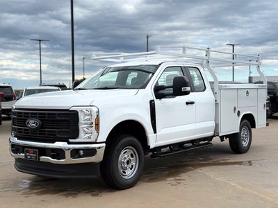 2027 Ford F-250SD XL Royal Service/Utility Bed