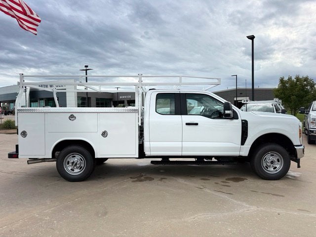 2027 Ford F-250SD XL Royal Service/Utility Bed