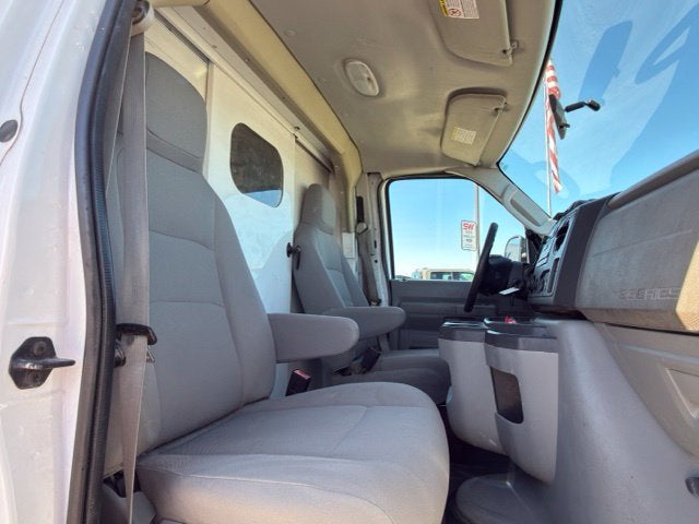 2011 Ford E-350SD Base Cutaway