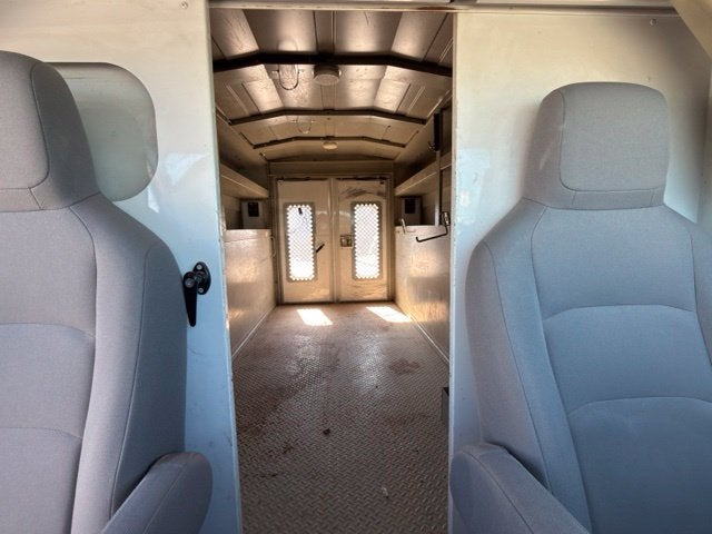 2011 Ford E-350SD Base Cutaway