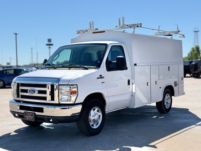 2011 Ford E-350SD Base Cutaway