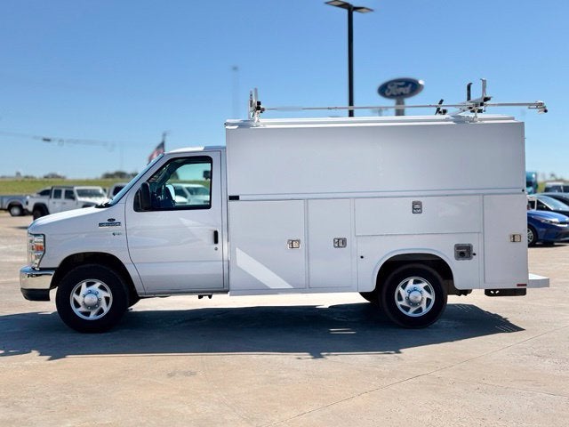 2011 Ford E-350SD Base Cutaway