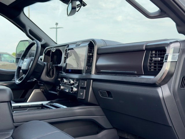 2027 Ford F-550SD Platinum DRW