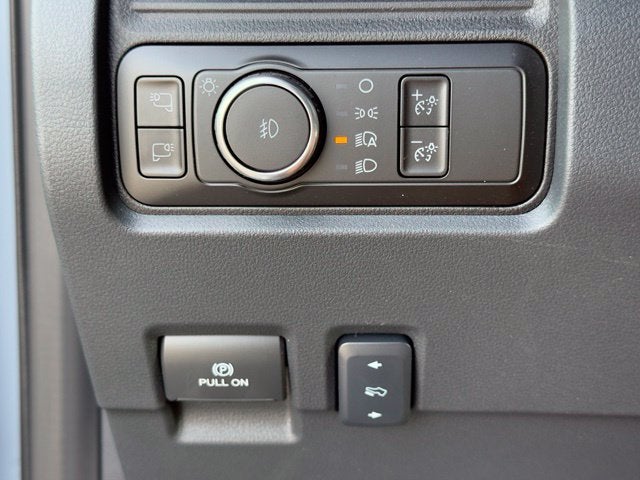 2027 Ford F-550SD Platinum DRW