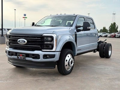 2027 Ford F-550SD Platinum DRW