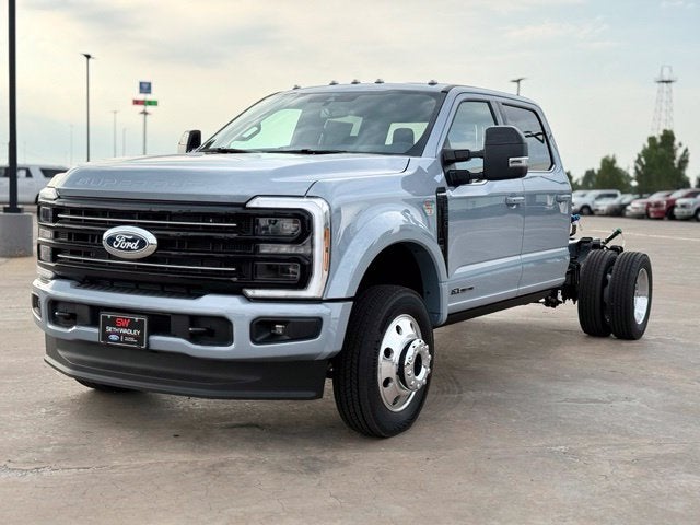 2027 Ford F-550SD Platinum DRW