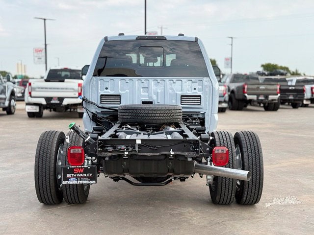 2027 Ford F-550SD Platinum DRW
