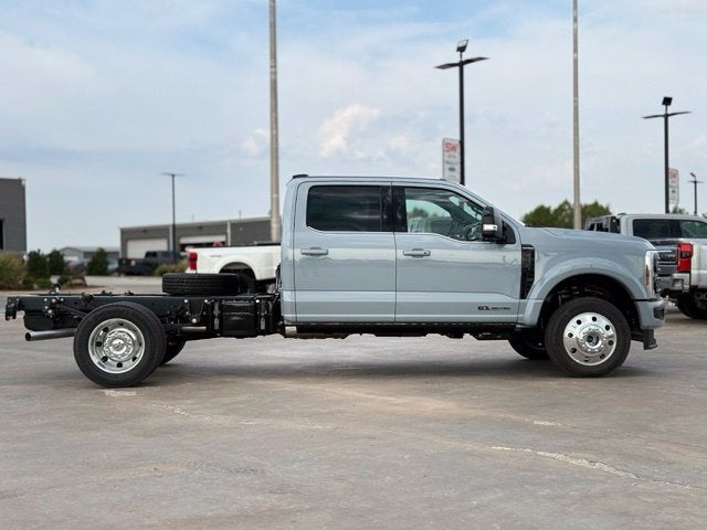 2027 Ford F-550SD Platinum DRW