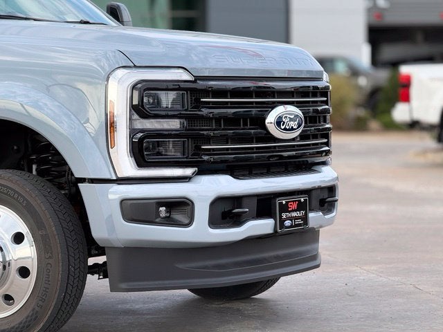 2027 Ford F-550SD Platinum DRW