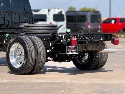 2027 Ford F-550SD Platinum DRW