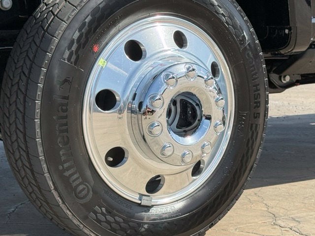 2027 Ford F-550SD Platinum DRW
