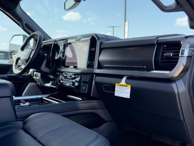 2027 Ford F-550SD Platinum DRW