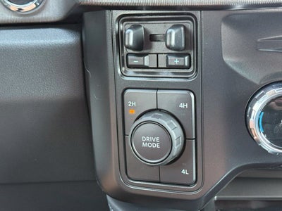 2027 Ford F-550SD Platinum DRW