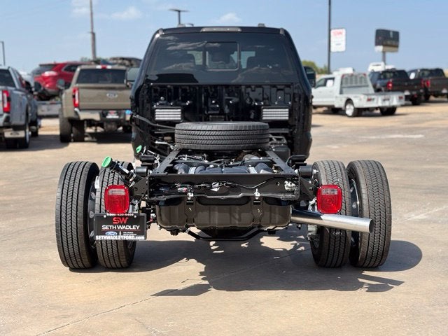 2027 Ford F-550SD Platinum DRW