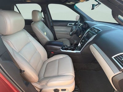 2015 Ford Explorer XLT 4WD | 7 Passenger