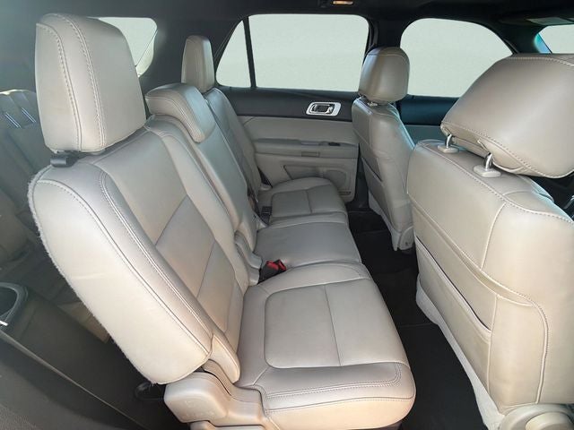 2015 Ford Explorer XLT 4WD | 7 Passenger