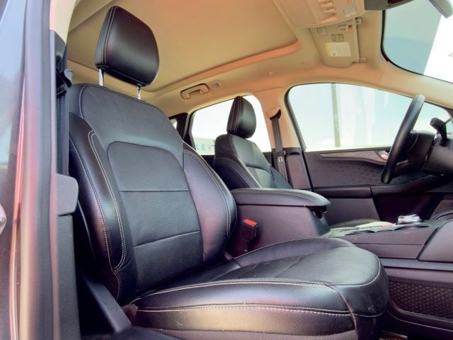 2020 Ford Escape Hybrid Titanium