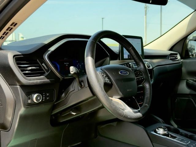 2020 Ford Escape Hybrid Titanium