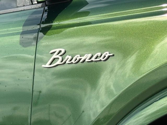 2024 Ford Bronco Outer Banks Custom Vintage Edition
