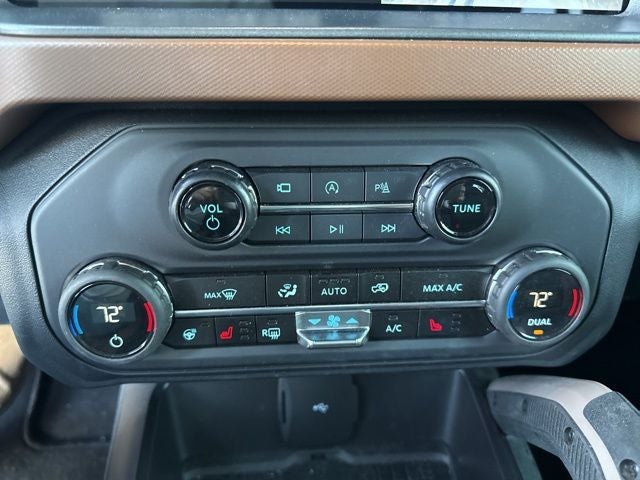 2024 Ford Bronco Outer Banks Custom Vintage Edition