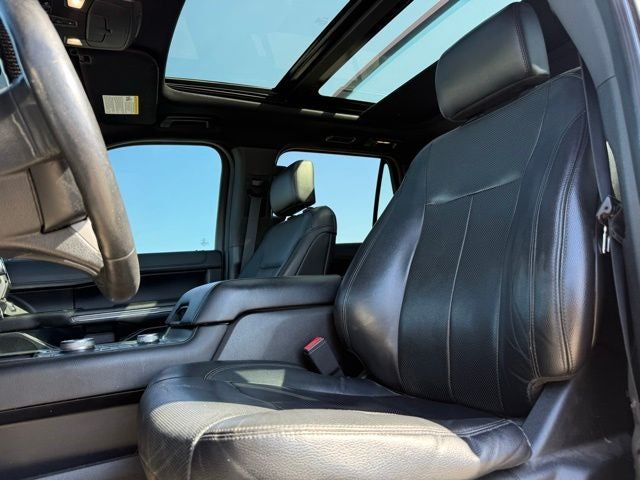 2018 Ford Expedition XLT 4WD | 8 Passenger