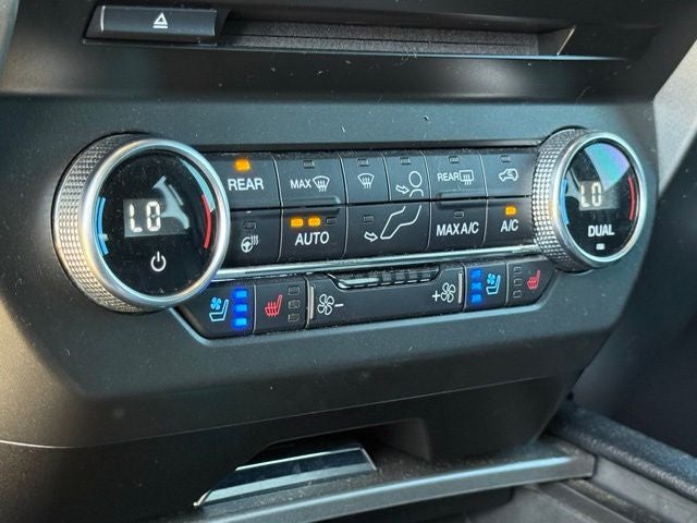 2018 Ford Expedition XLT 4WD | 8 Passenger