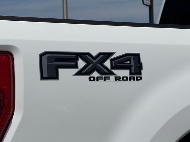 2022 Ford F-250SD Lariat Black Appearance Pkg