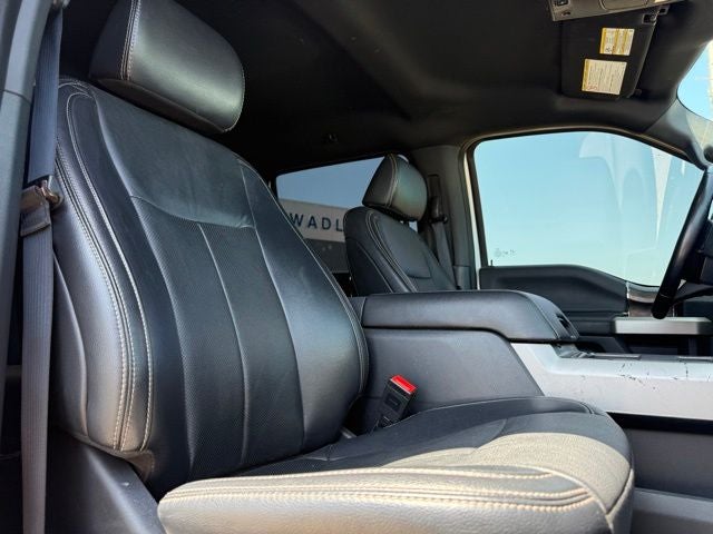 2022 Ford F-250SD Lariat Black Appearance Pkg