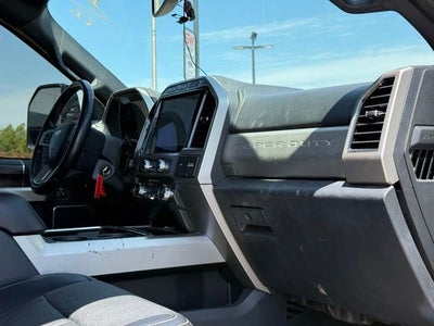 2022 Ford F-250SD Lariat Black Appearance Pkg