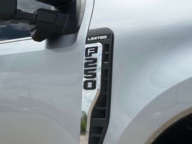 2024 Ford F-250SD Limited NITTO 37