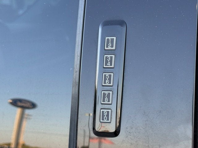 2023 Ford F-350SD Lariat