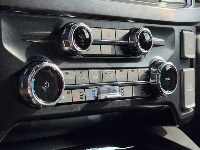 2027 Ford F-350SD Lariat DRW Hi Output 6.7L