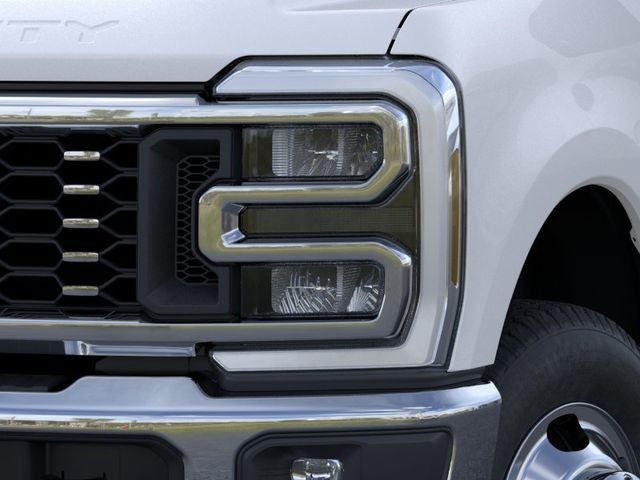 2025 Ford F-350SD Lariat DRW